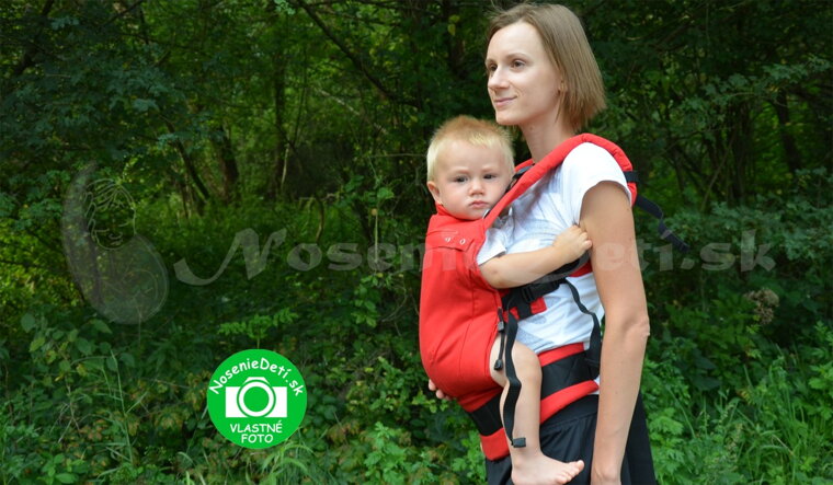 Ergonomický nosič Liliputi Rouge - nosenie podporuje vzájomnú väzbu medzi rodičom a dieťaťom. 