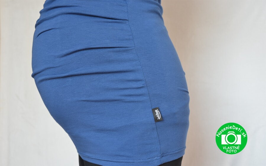 Tehotenské tielko Tatiana má látku na brušku nariasenú, aby Vám bolo pohodlné počas celého tehotenstva.
