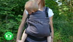 Chrbátik dieťa nemá vždy rovno - pokiaľ vie dieťa už ovládať svoje brušné svaly, v nosiči dokáže robiť "psie kusy":-) - Liliputi nosič pre deti Graphit šedý